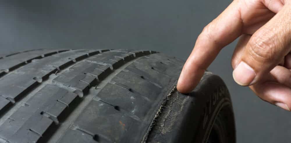 Desgaste desigual de los neumáticos E1609785512517