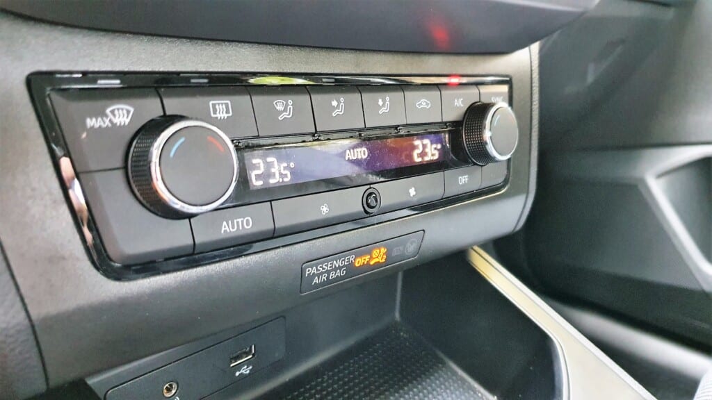 controles de aire acondicionado del coche