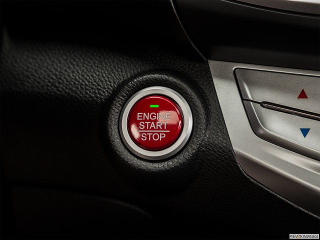 Primer plano del botón de inicio del Honda Accord 2015
