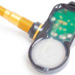 3 señales de un sensor de presión de llanta defectuoso (y costo de reemplazo)