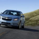 El Chevrolet Cruze 2015 tiene cuatro retiros leves, pocas quejas y es la primera generación menos problemática. Modelo