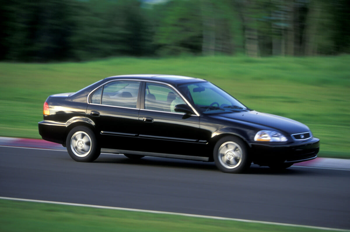 1995 Honda Civic Sedan: fotografía de Honda
