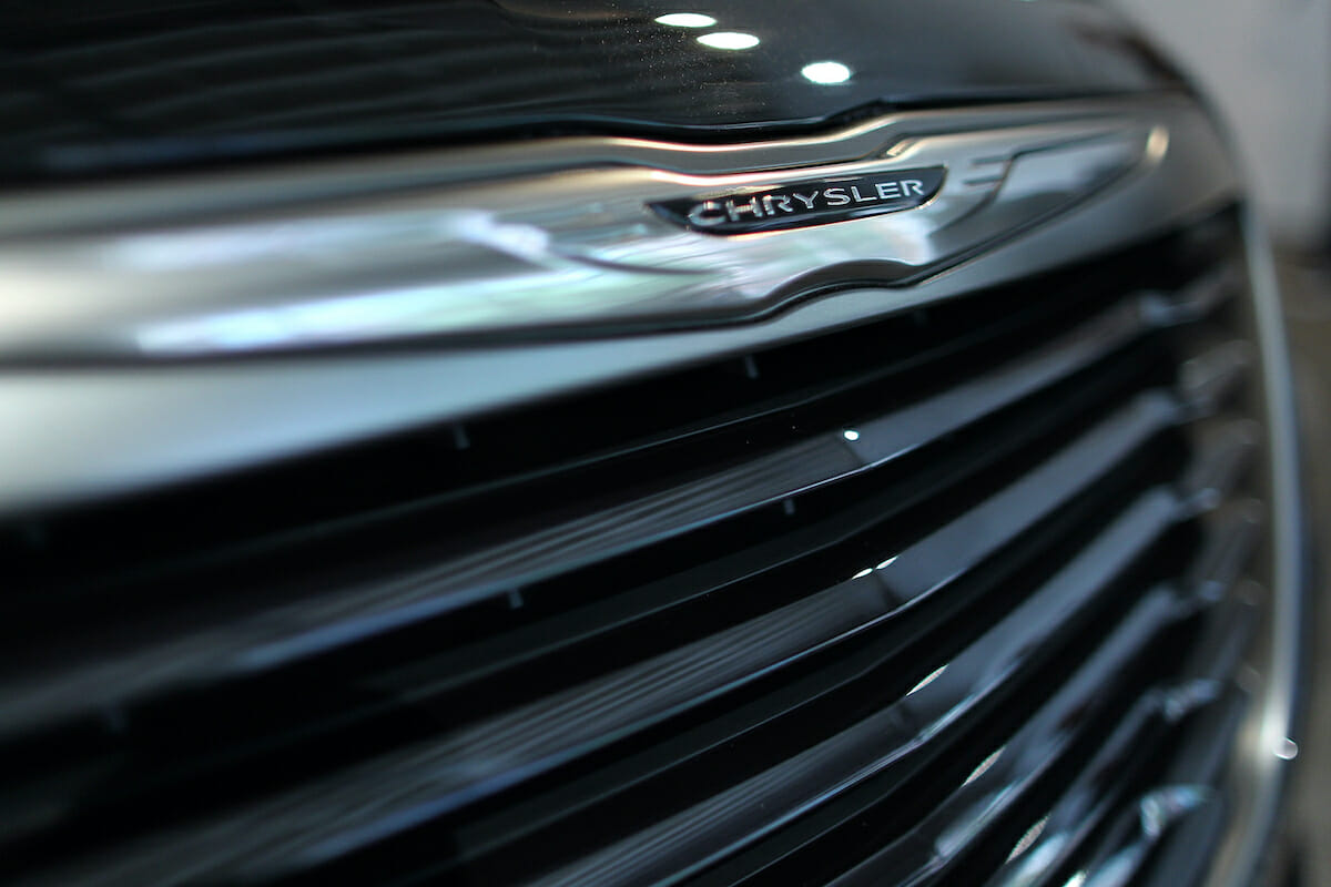 Parrilla Chrysler 300 2014 - foto de Stellantis
