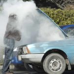 ¿Qué hace que un coche se sobrecaliente al ralentí?