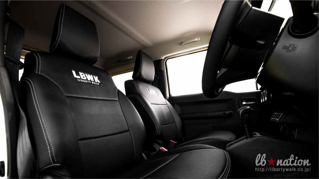 interior del Suzuki Jimny Liberty Walk 2021