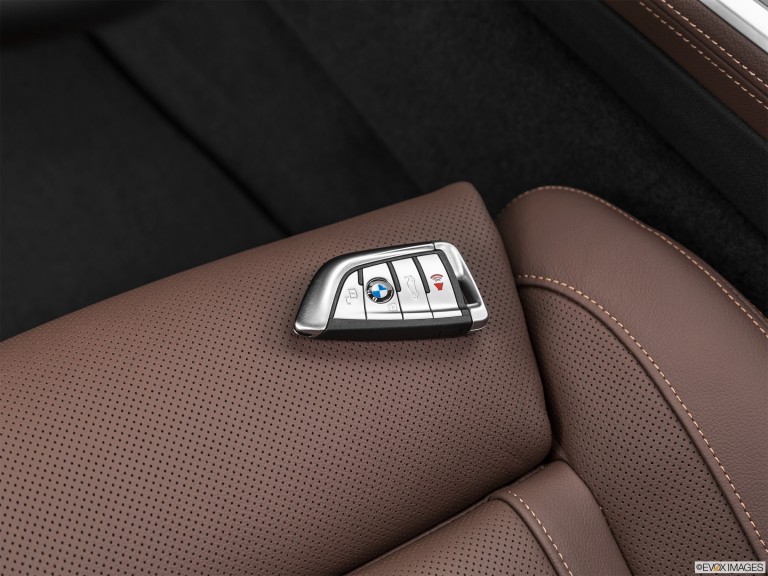 Llavero del BMW X5 2020 en el asiento