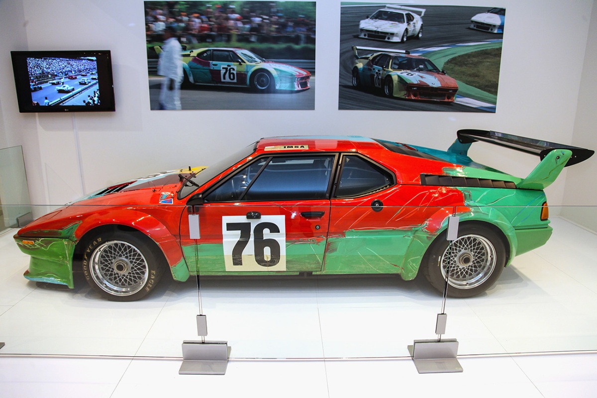 M1 BMW Art Car de Andy Warhol, expuesto aquí en Art Basel Miami Beach, Fl
