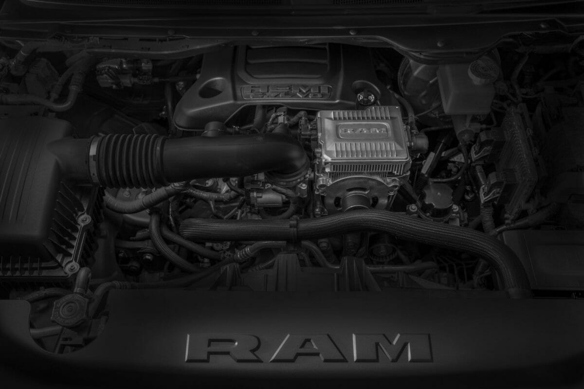 2020 Ram 1500 5.7 motor Hemi - Foto de Dodge
