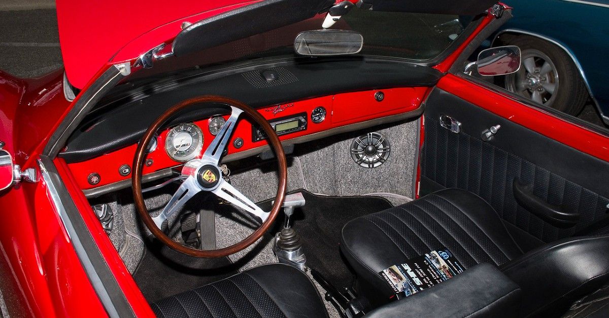 interior del Volkswagen Karmann Ghia de 1974