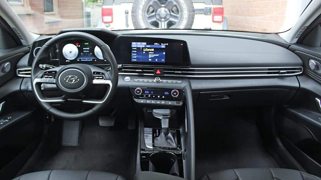 interior del Hyundai Elantra 2021