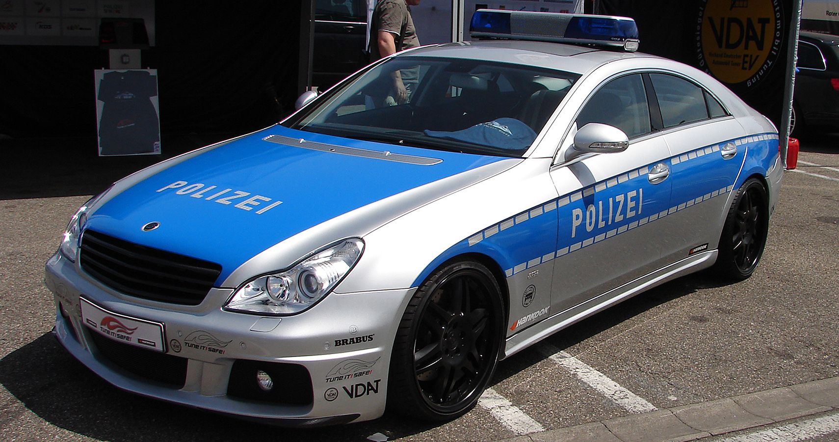Coche policial alemán Brabus Mercedes CLS Rocket