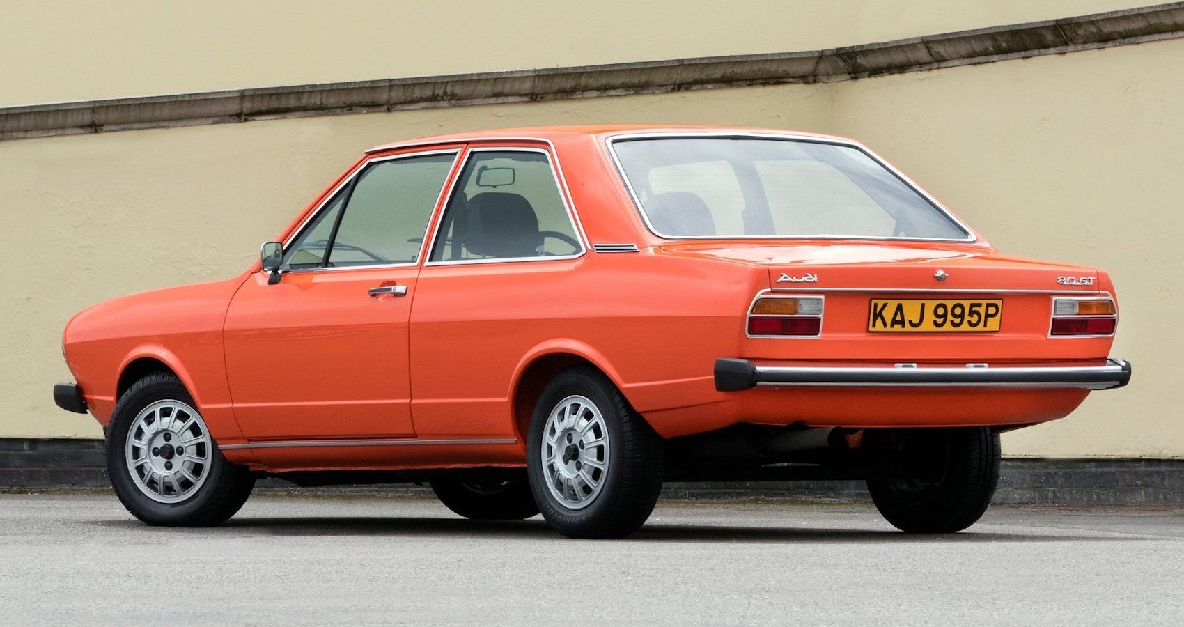 Audi-80_GT-1974-rojo trasero