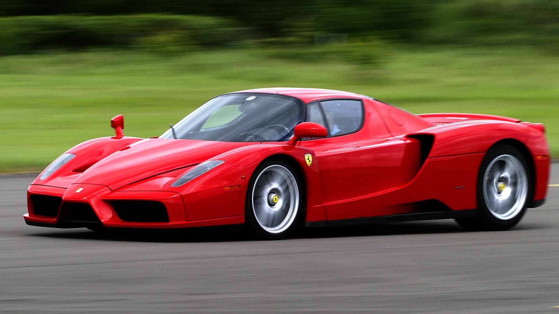 El Ferrari Enzo es un supercoche legendario.