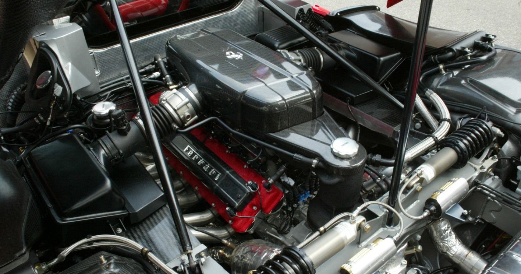 Vista del vano motor del Ferrari Enzo
