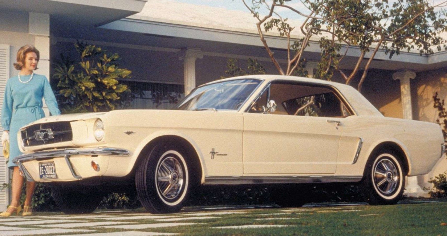 1964.vista lateral del Ford Mustang 5