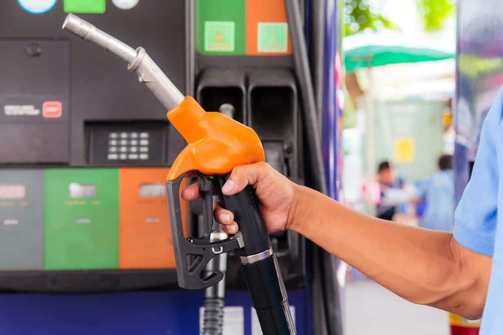 ¿Es la gasolina sin plomo la misma que la normal?