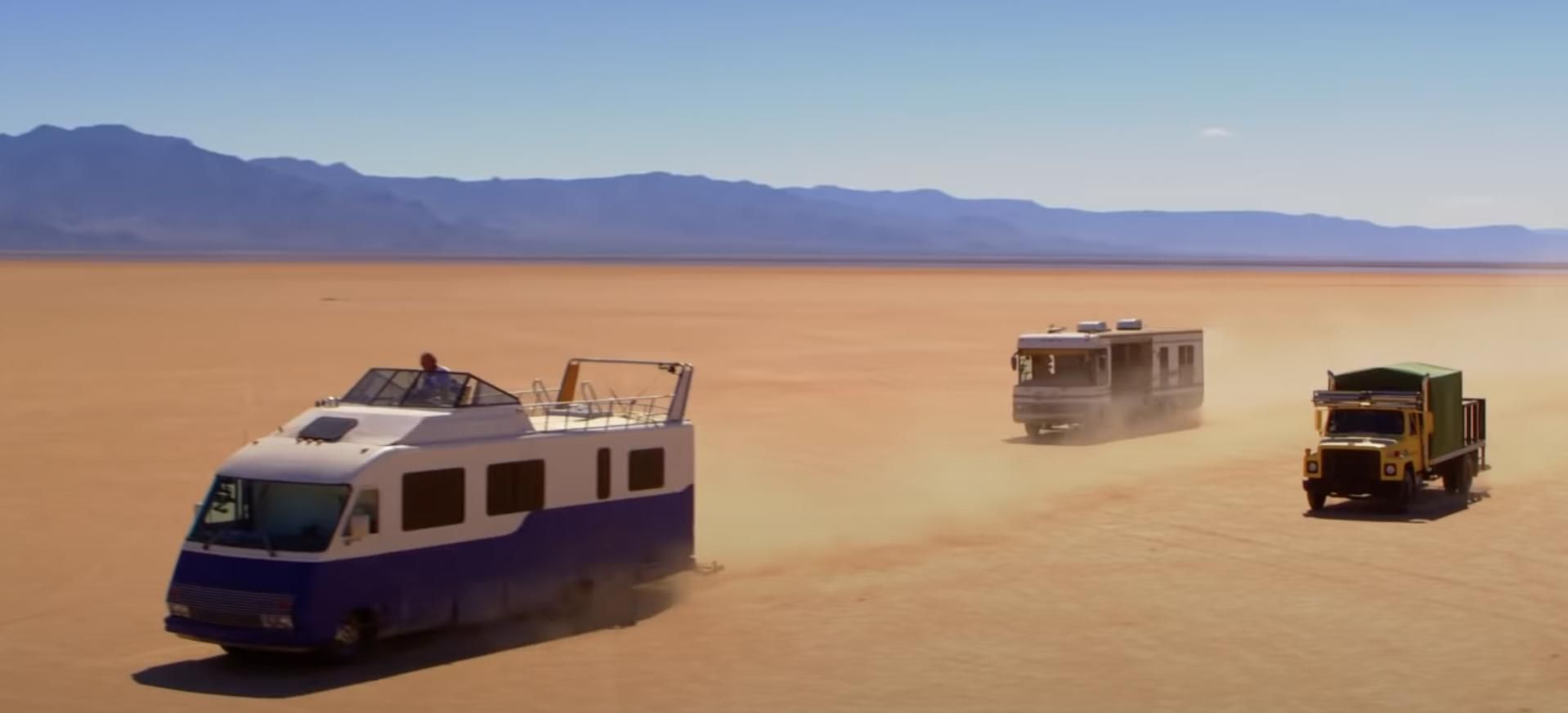 Las caravanas de Jeremy, James y Richard en el desierto de Nevada.