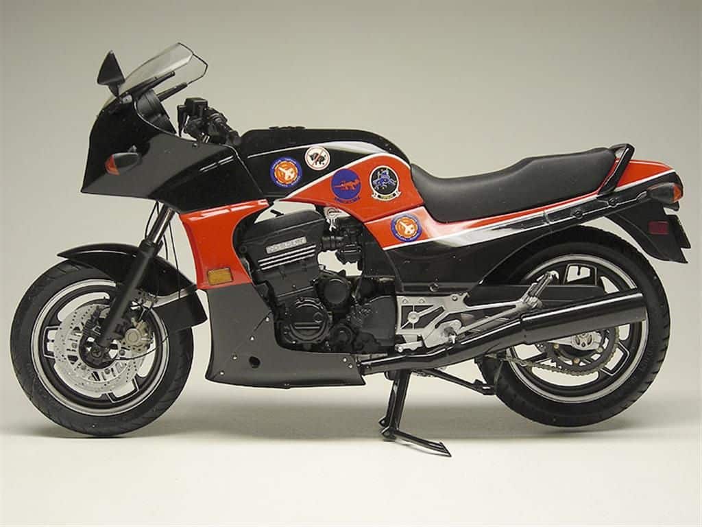 Kawasaki GPZ900R.