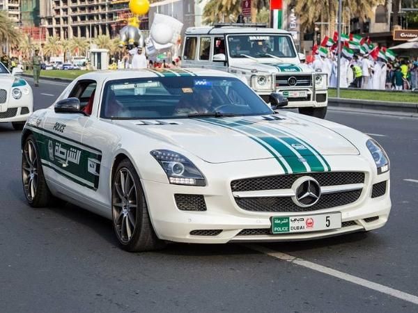 Mercedes-Benz SLS AMG Coche de policía de Dubai
