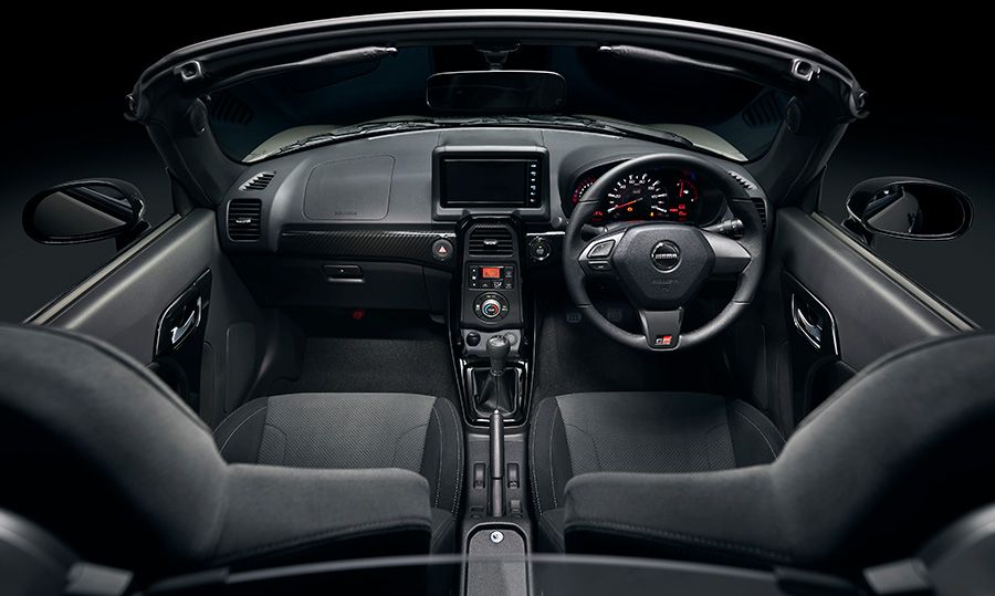 El elegante interior del Daihatsu Copen
