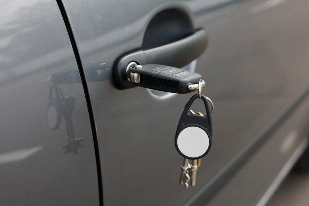 La llave gira pero no abre la puerta del coche - Razones y soluciones