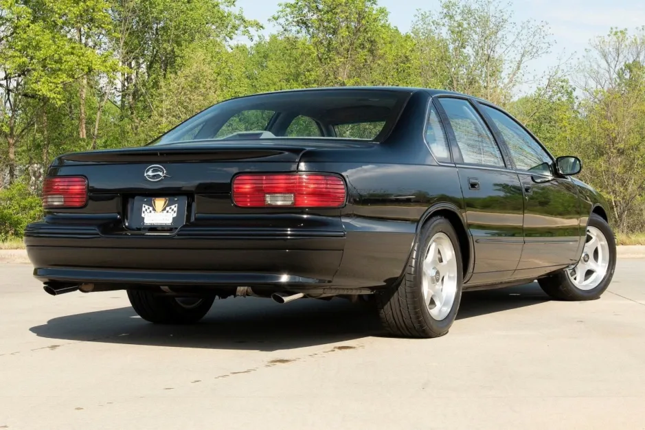 Chevrolet-Impala-1996-SS-1
