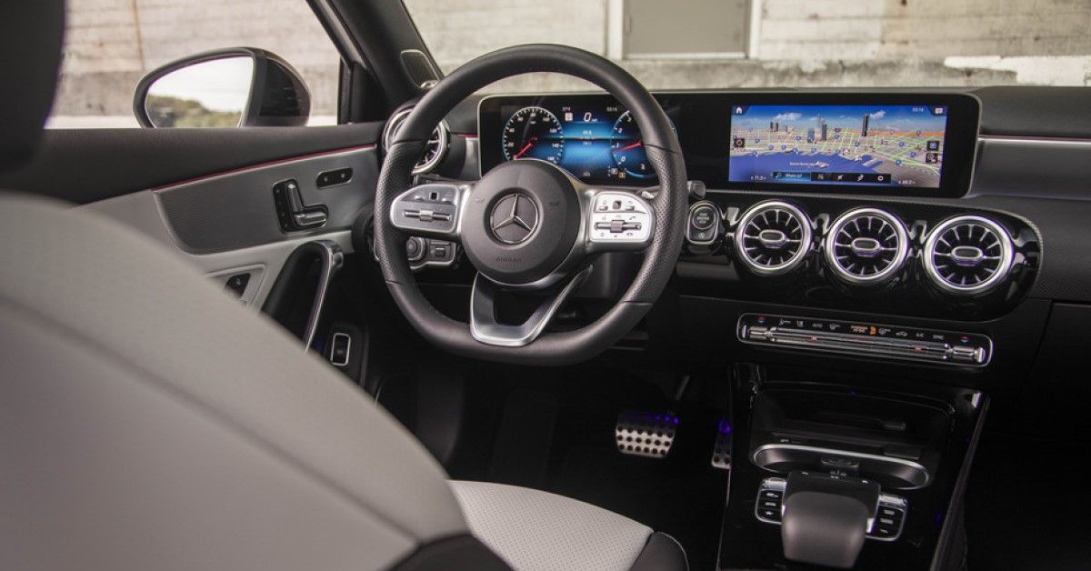 vista del diseño del salpicadero del Mercedes-Benz Clase A 2021
