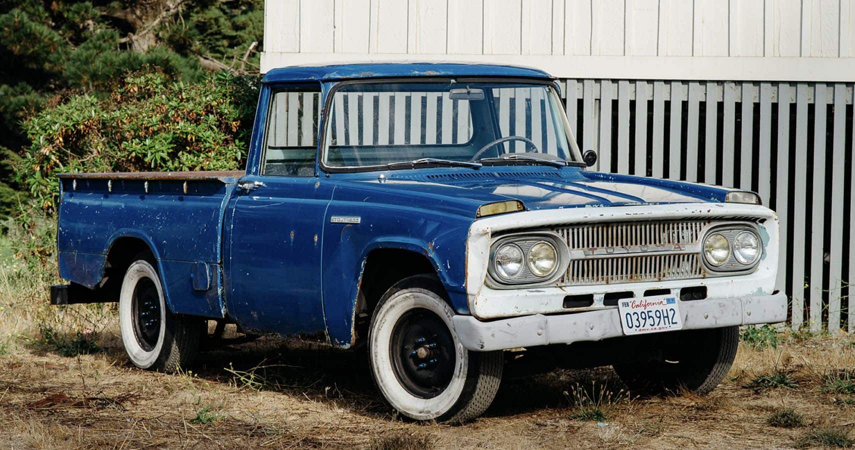 Los primeros camiones de Toyota empezaron a llegar a EE.UU. en los años 60 con el primer nombre, Stout