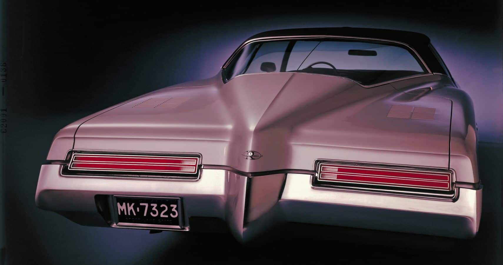 vista trasera del Buick Riviera de 1971