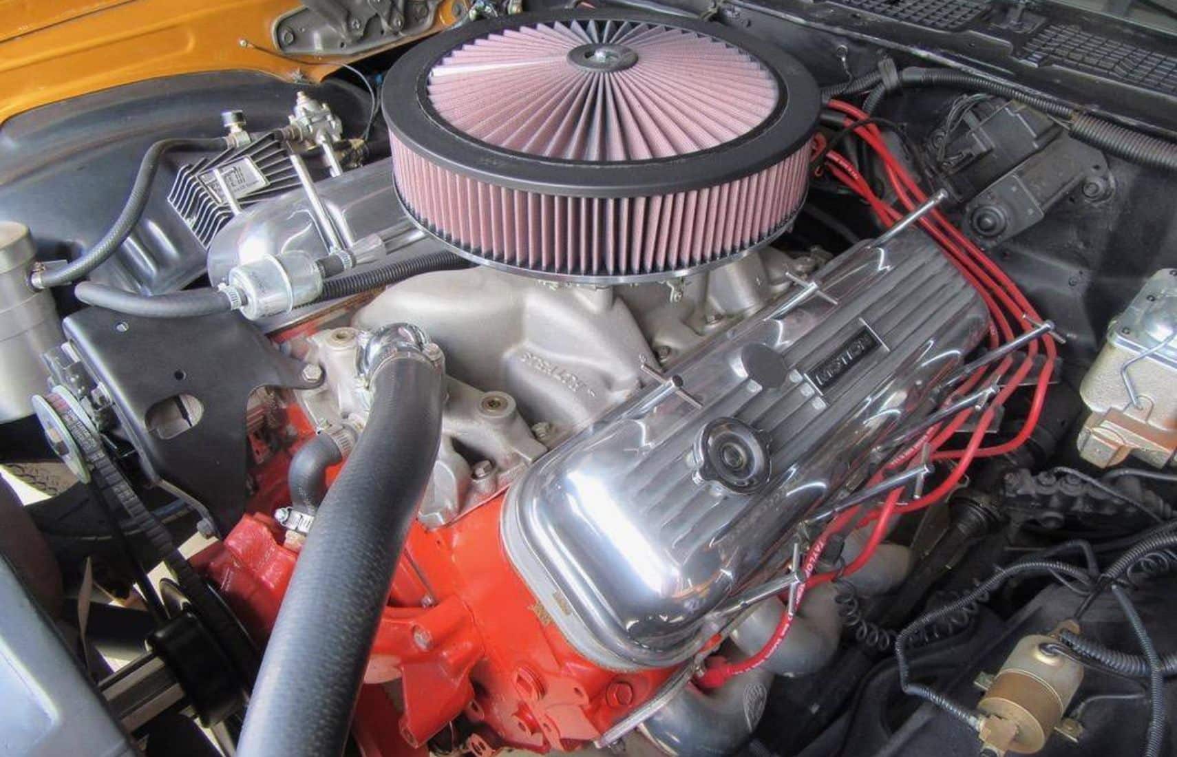 motor del Chevrolet Camaro de 1973