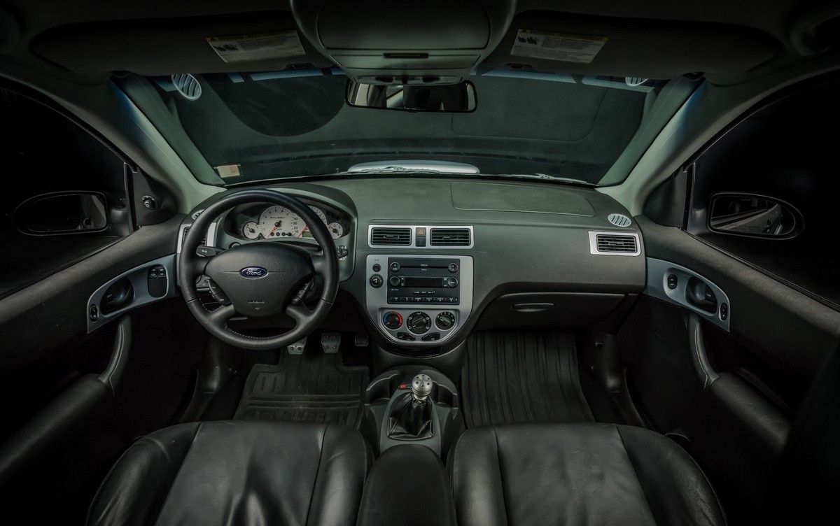 2005-Saleen-Ford-Focus-interior