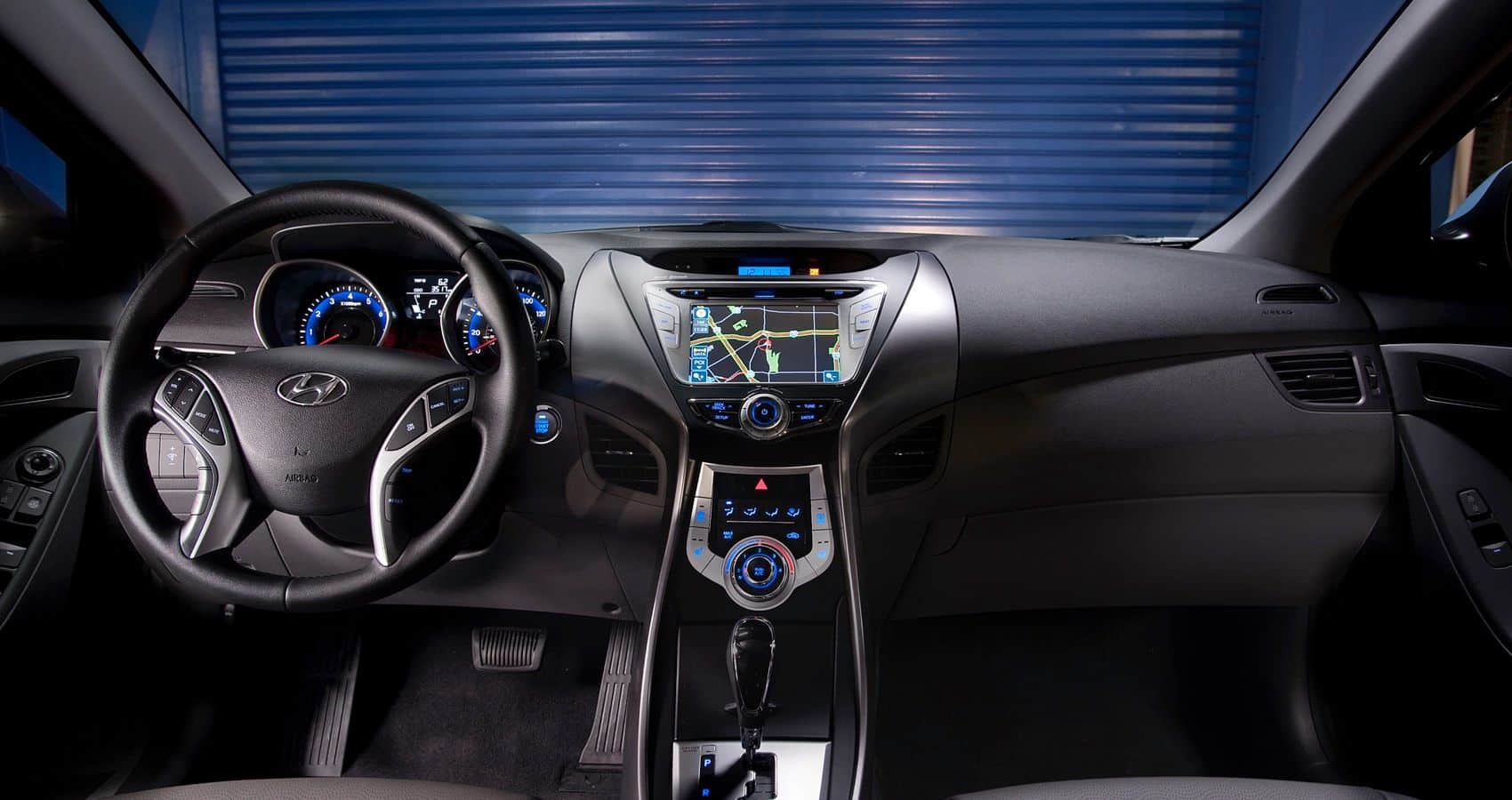 interior del Hyundai Elantra 2012