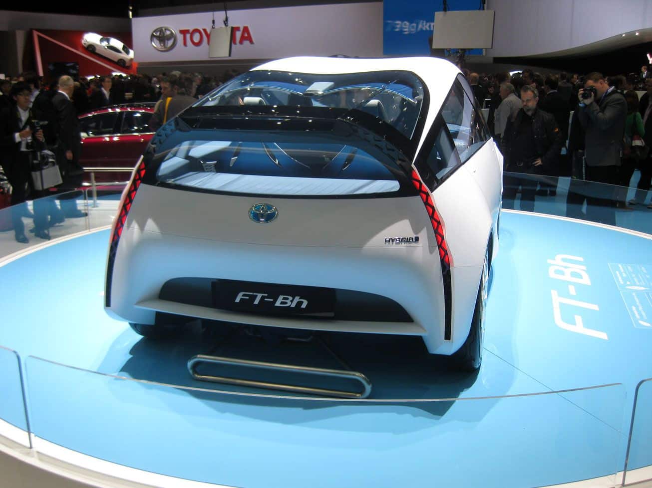 Toyota FT-Bh plateado 2012