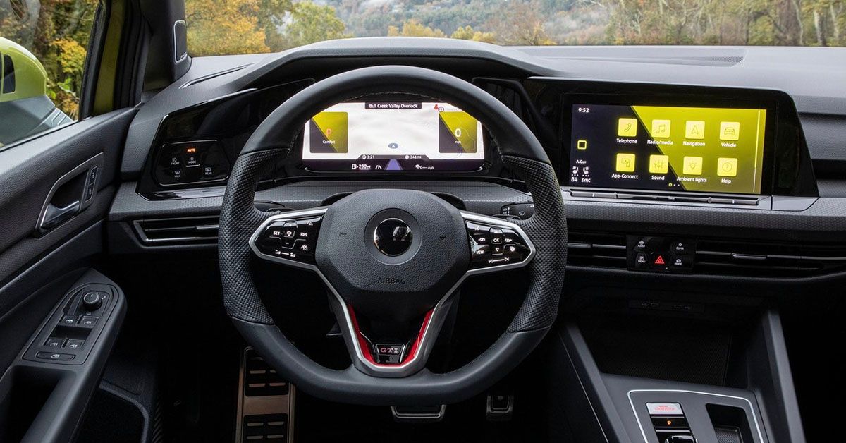 interior del Volkswagen Golf GTI 2022