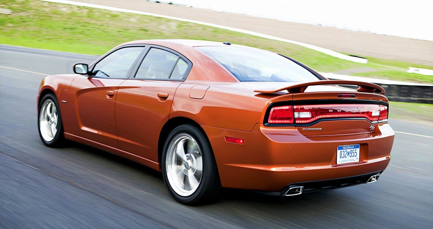 Dodge Charger RT - Parte trasera