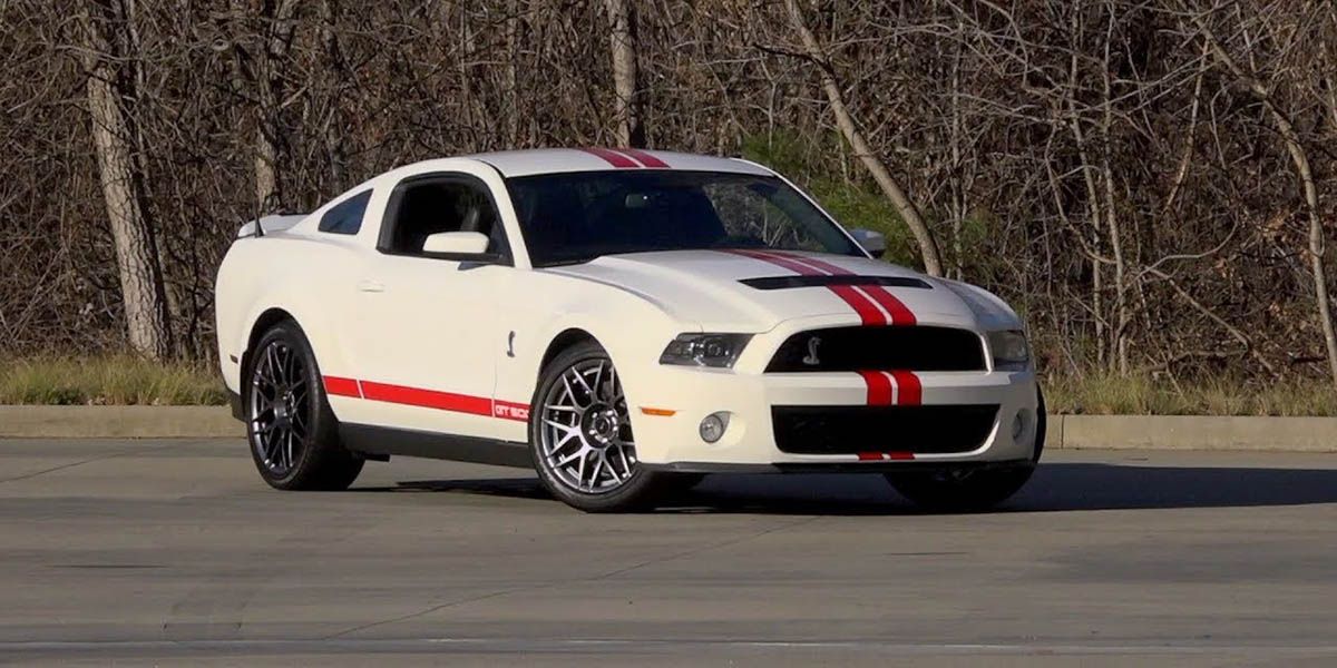 Ford Mustang Shelby GT500 blanco 2011