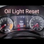 Cómo restablecer la luz del aceite en el Jeep Renegade