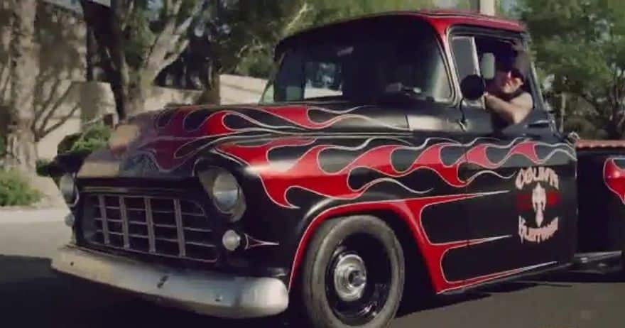 Chevy Stepside negro de 1956
