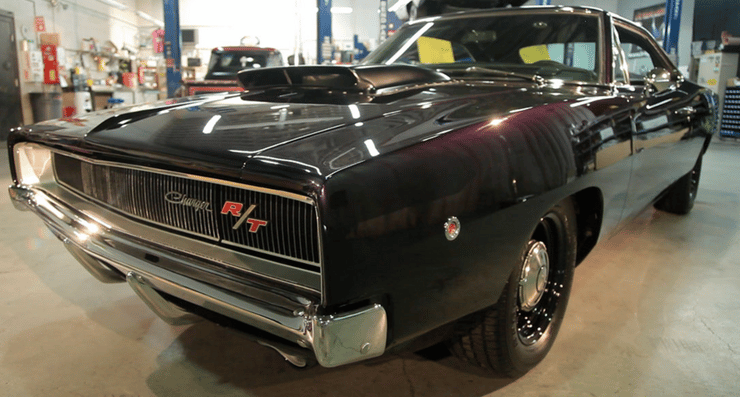 Dodge Charger negro de 1968