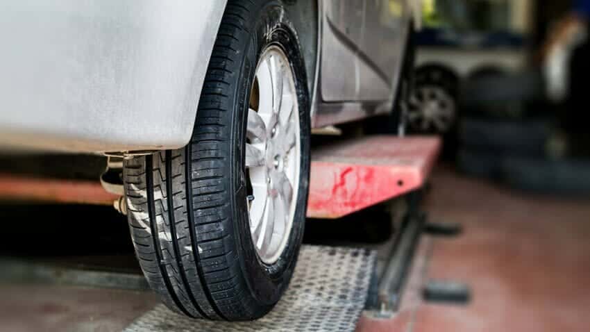 mantenimiento regular de los neumáticos