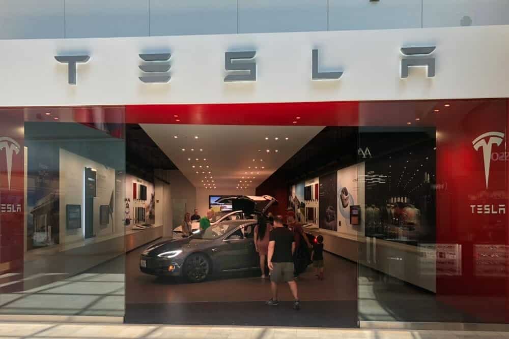 ¿Los empleados de Tesla tienen descuento en los coches?