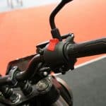 ¿Cómo funciona el interruptor de corte en una moto?