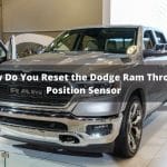 ¿Cómo se restablece el sensor de posición del acelerador de la Dodge Ram?