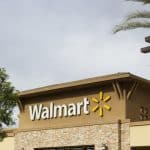 ¿Walmart sustituye o instala baterías de coche?